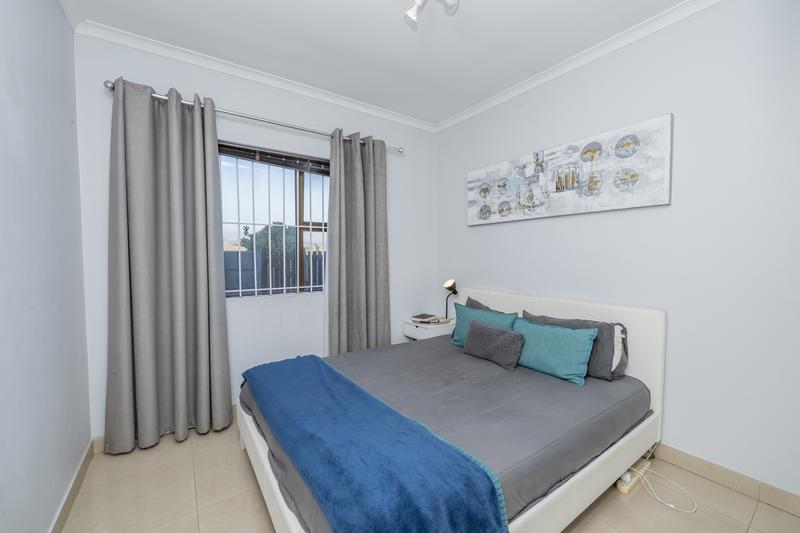 To Let 2 Bedroom Property for Rent in Protea Heights Western Cape